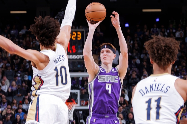 火力对决！国王VS鹈鹕，NBA西部争霸战点燃！