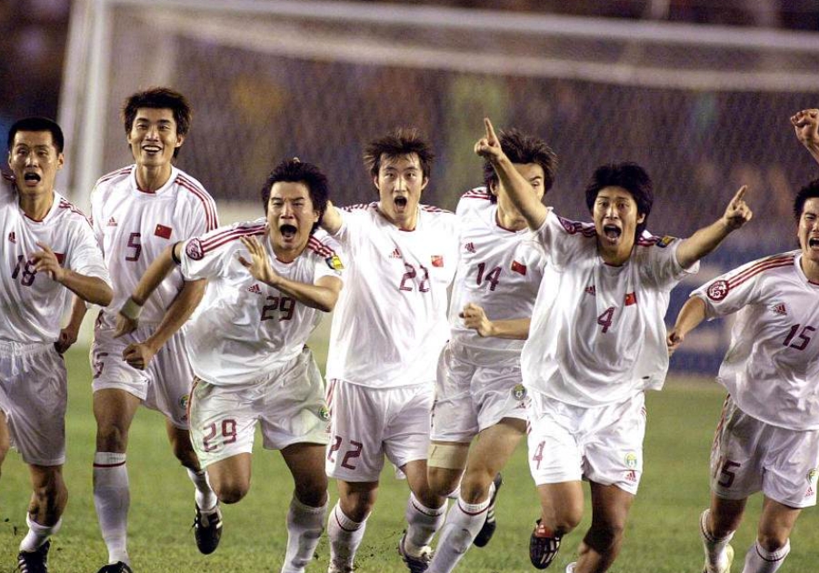 亚洲杯历史上最年轻的进球者 - 薛飞