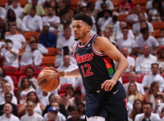 东部强强对决！迈阿密热火VS费城76人，NBA精彩对决即将上演