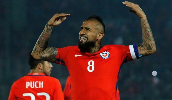记者：墨西哥美洲队给36岁智利老将比达尔开出了1年合同