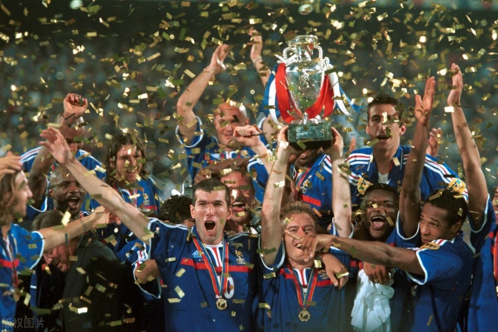 2000年荷兰、比利时欧洲杯：法国队的辉煌之旅