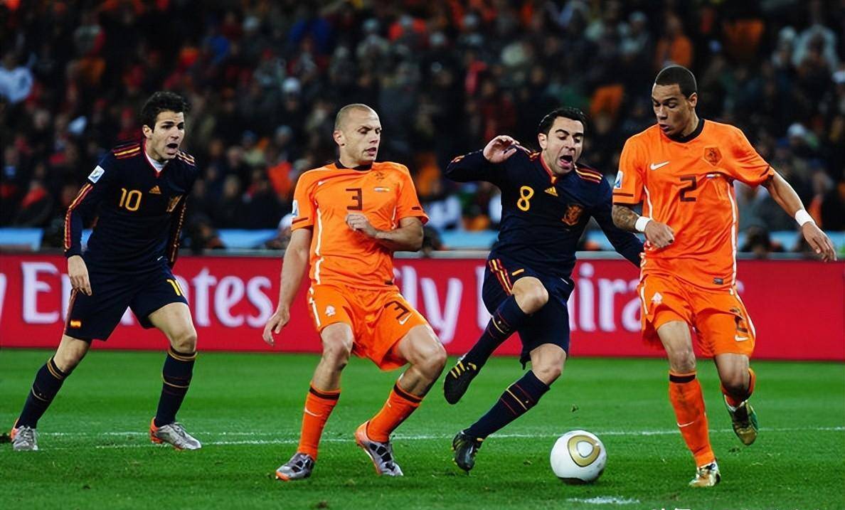荷兰之舞：2012年欧洲杯荷兰队的华丽篇章
