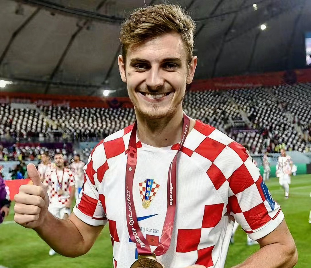 克罗地亚足球的璀璨新星——约瑟普·斯塔尼希奇