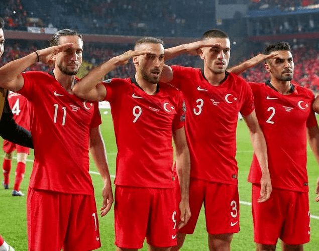 欧洲杯新星——土耳其队的艾哈迈特詹·卡普兰