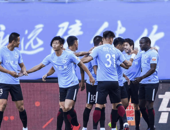 舒尔本欧冠破浪：草根之师勇撼豪门风云