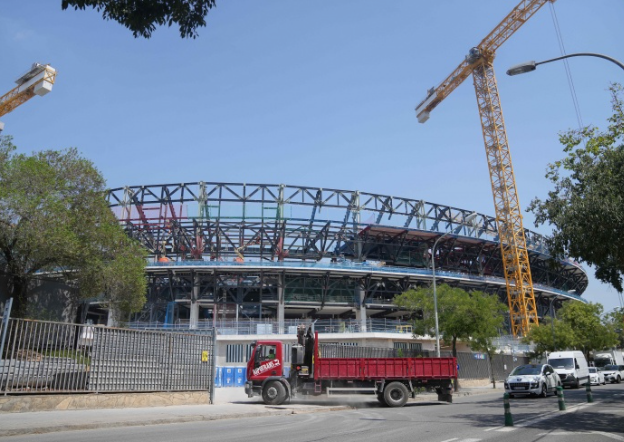 每体曝巴萨新赛季主场“流浪”计划：前三战或换三场地，克鲁伊夫