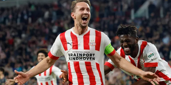 歐冠烽火中，PSV埃因霍溫的逆襲交響