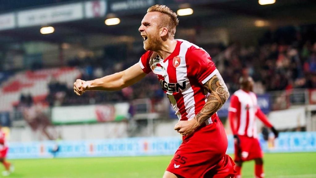 歐冠烽火中，PSV埃因霍溫的逆襲交響