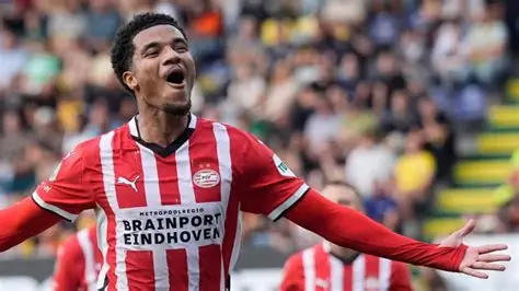 橙焰歐冠路：PSV埃因霍溫的逆襲與堅(jiān)守